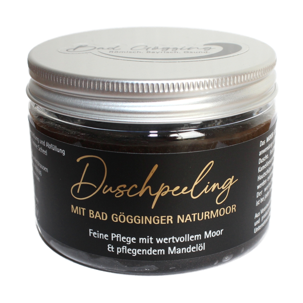 Ein ansprechender Tiegel mit Aluverschluss und edlem schwarzem Etikett. Darin enthalten ist ein Zucker Duschpeeling im Duft mit Bad Gögginger Moor..